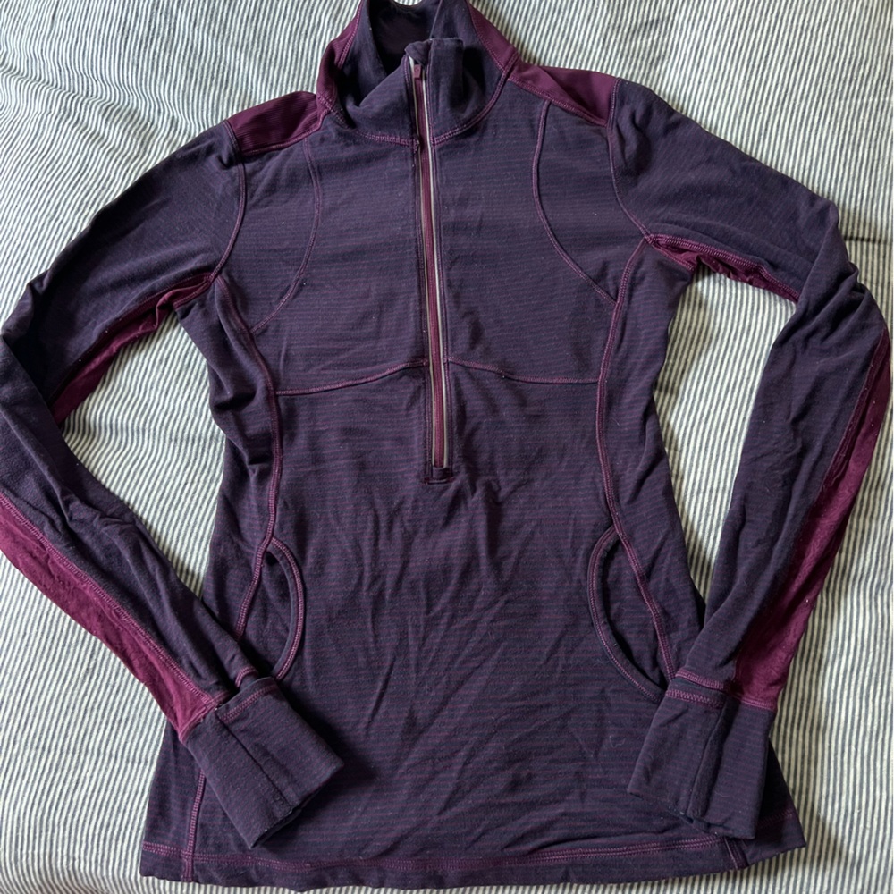 Lululemon running top